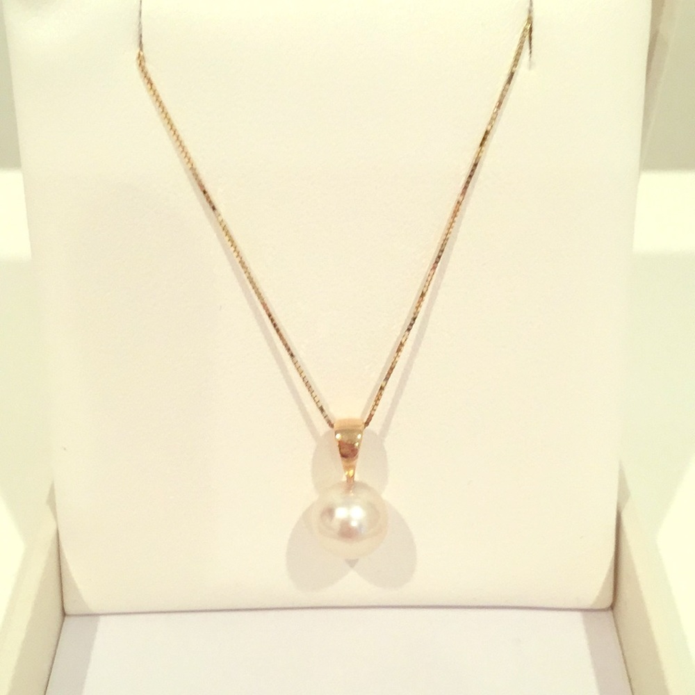 Pearl Factory pendant on 14k yellow gold chain!